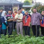 Lawatan Pengarah Pertanian Bandar ke SMK Mutiara