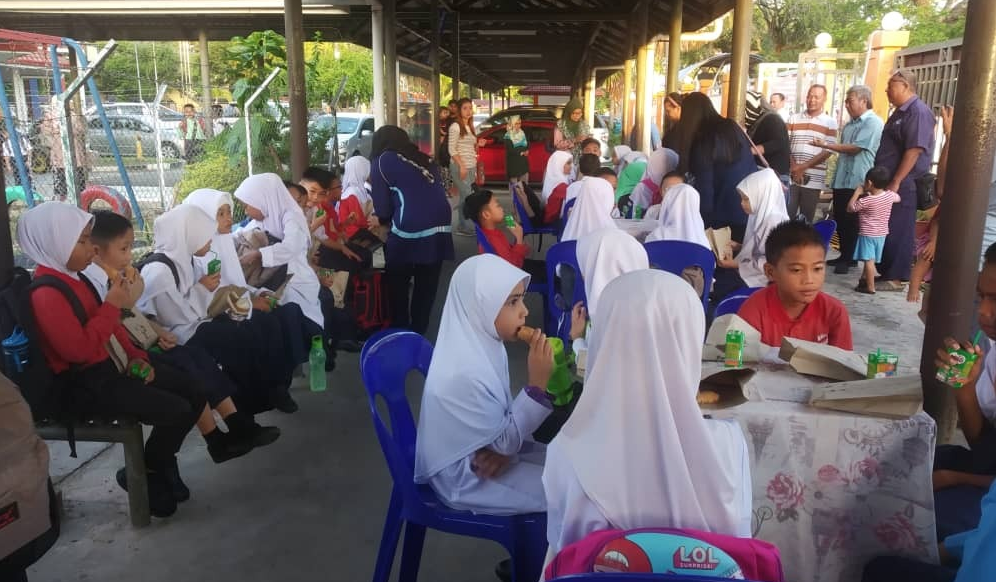 Murid Sk Pekan Satu Bersarapan Pagi Bersama Bank Simpanan Nasional Jpwpl Sana Sini Berita Rasmi Jabatan Pendidikan Wp Labuan